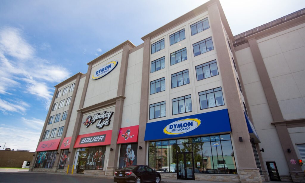 Commercial Office & Warehouse Dymon Storage 43,784 ft2