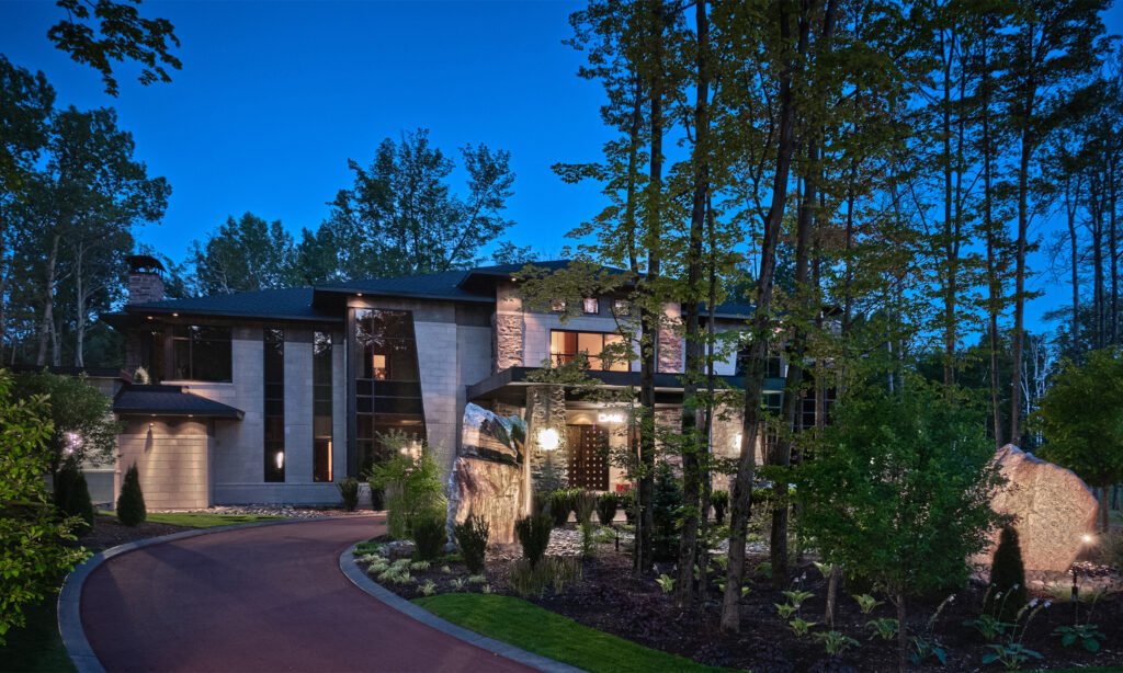 Custom Red Castle Residence 9,500 ft2